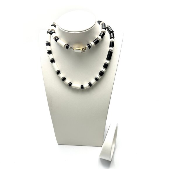 Lucite Heaven: Iconic '70s Castlecliff Necklace & Free Asymmetrical Bracelet—EUC - Picture 2 of 12